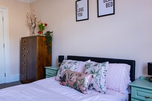 Casa | 5 habitaciones, tabla de planchar con plancha y wifi gratis 