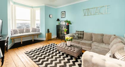 5-bed House With Distant sea Views in Plymouth