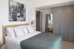 3 bedrooms, in-room safe, desk, iron/ironing board