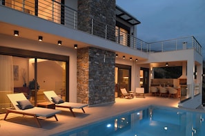 Piscine extérieure, piscine chauffée