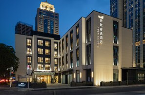 Front of property - evening/night - Aden Select Shenzhen Taizi (Shenzhen)