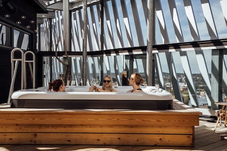 Se sirven desayunos, almuerzos y cenas. Lapland Hotels Arena