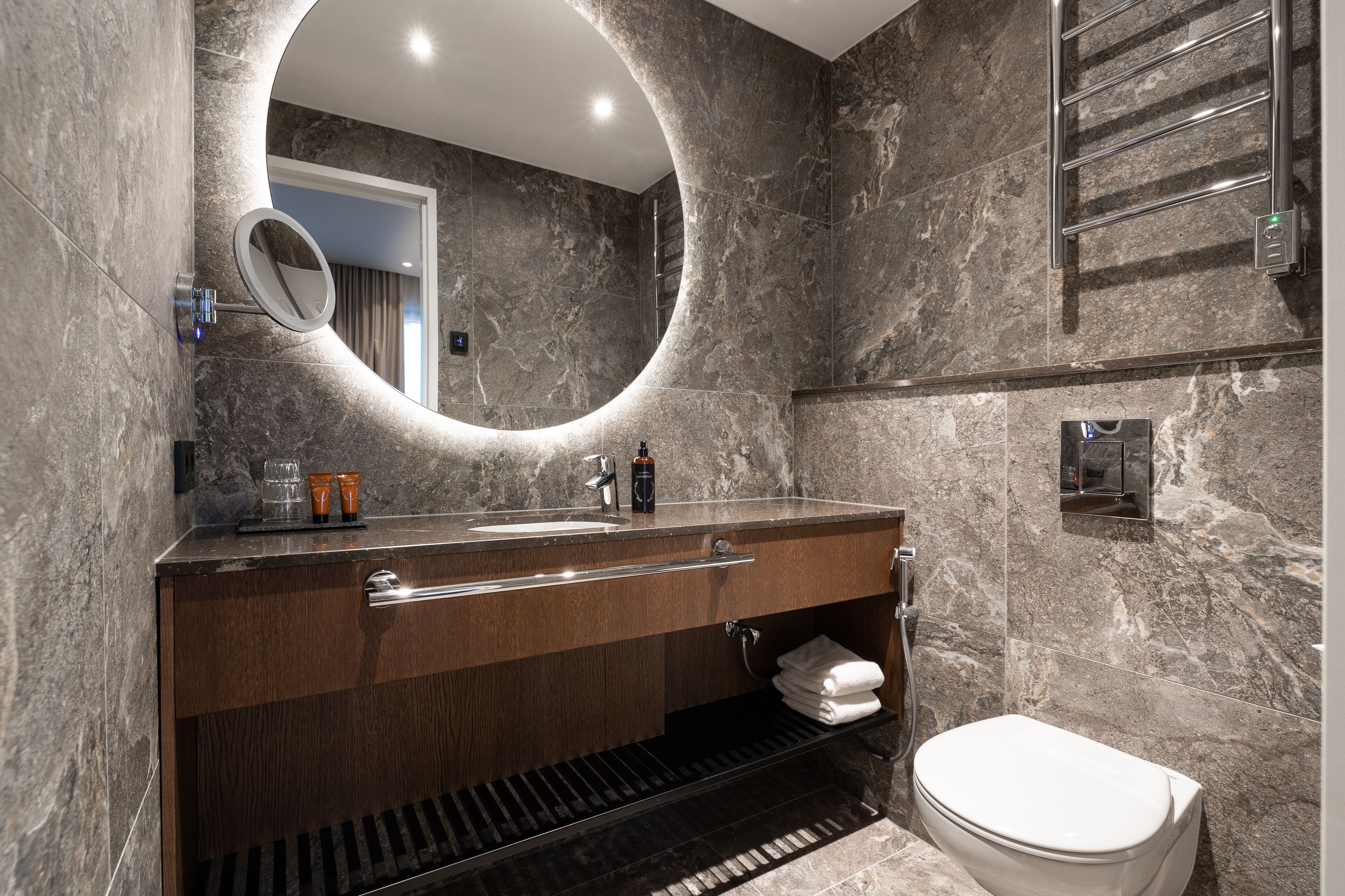 mystique deluxe spa, sauna | bathroom | hair dryer, bidet, heated floors, towels