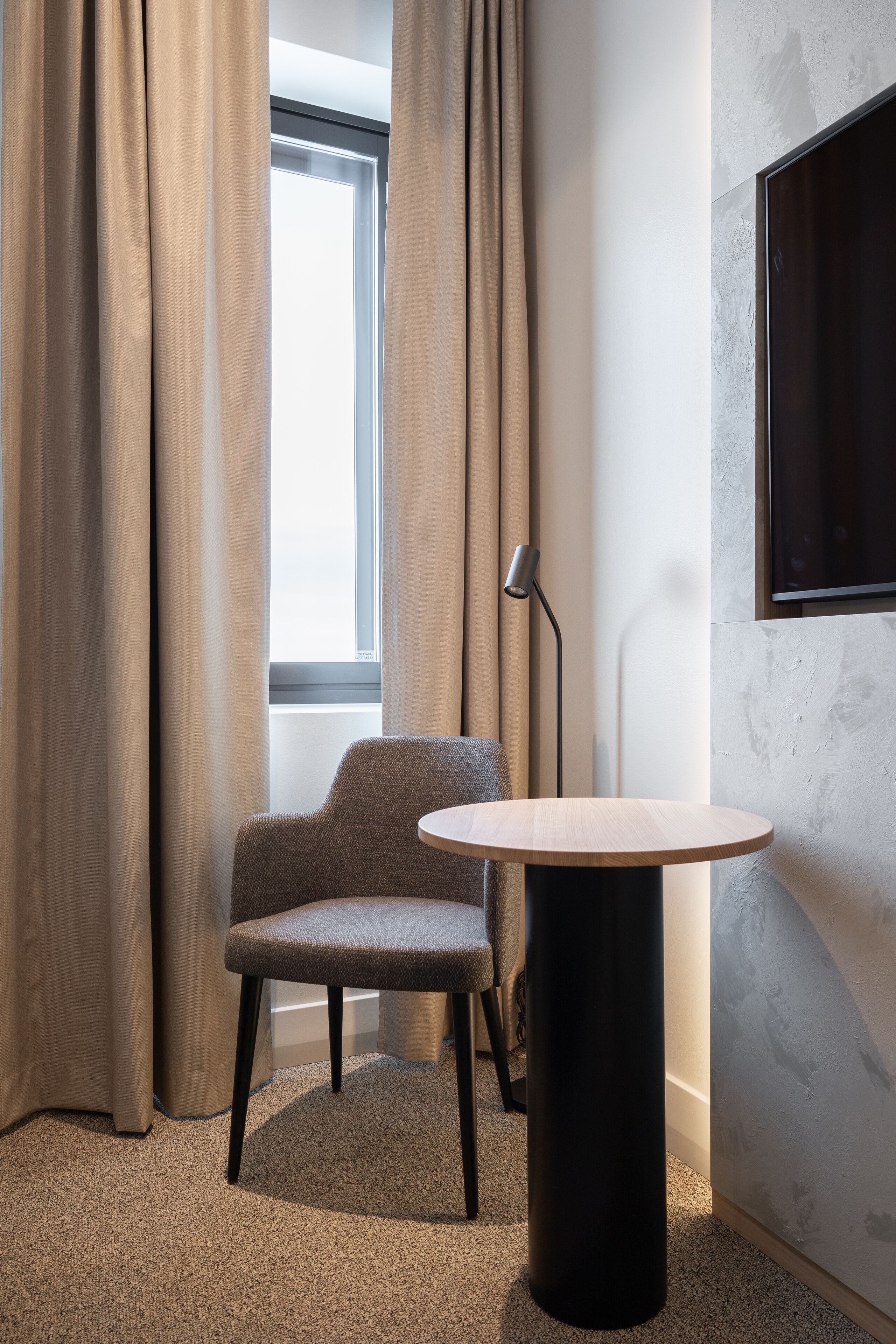 Premium bedding, in-room safe, individually decorated