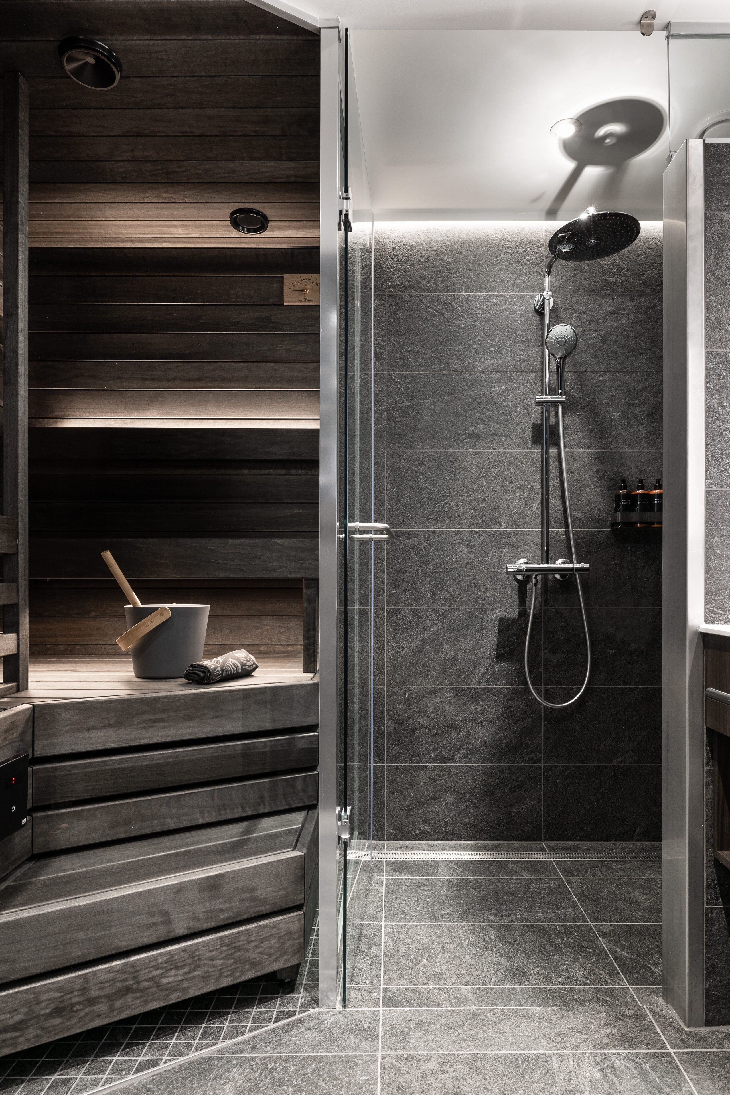 Hair dryer, bidet, heated floors, towels