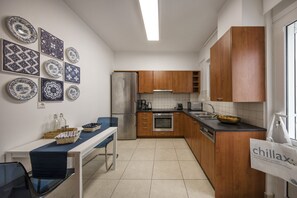 Fridge, microwave, oven, dishwasher - MisaraliotouB1 · 2 Bdr apt, VDSL,  2 mins from Acr (Athens)