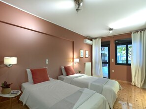 2 bedrooms, in-room safe, iron/ironing board, free WiFi