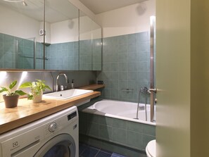 Bathtub, hair dryer