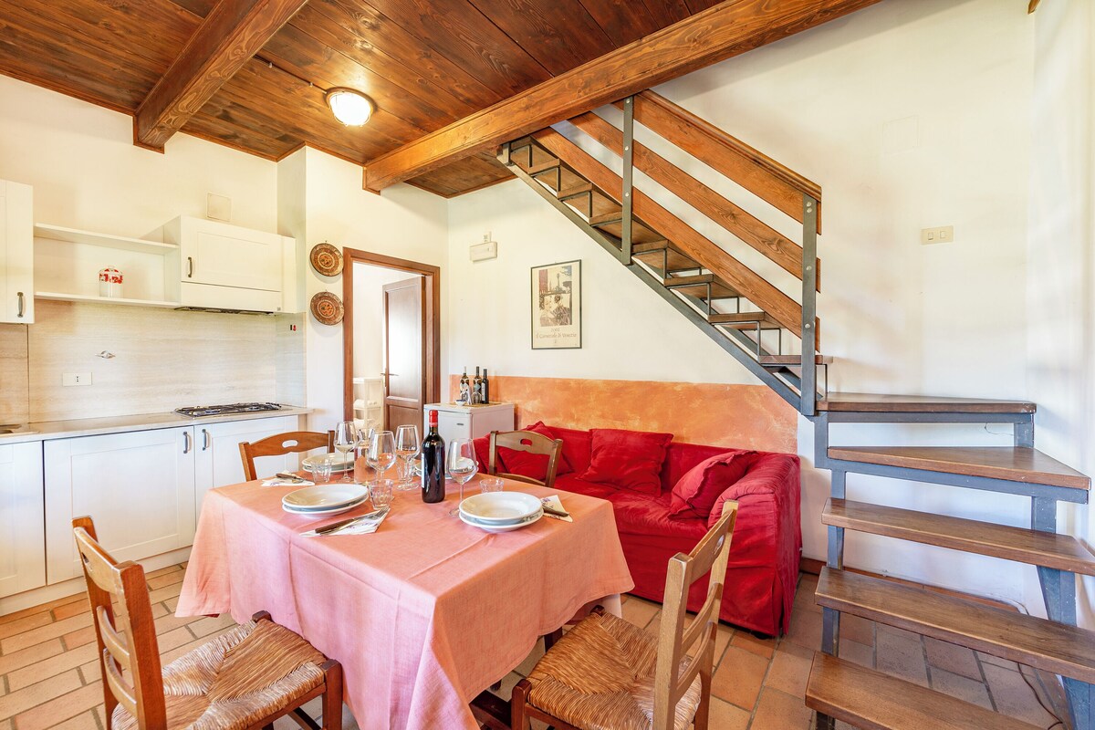 Familieleilighet, 2 soverom, aircondition, ved fjell (Fiordaliso Apt with Shared Pool 4 pax) | Spisestue