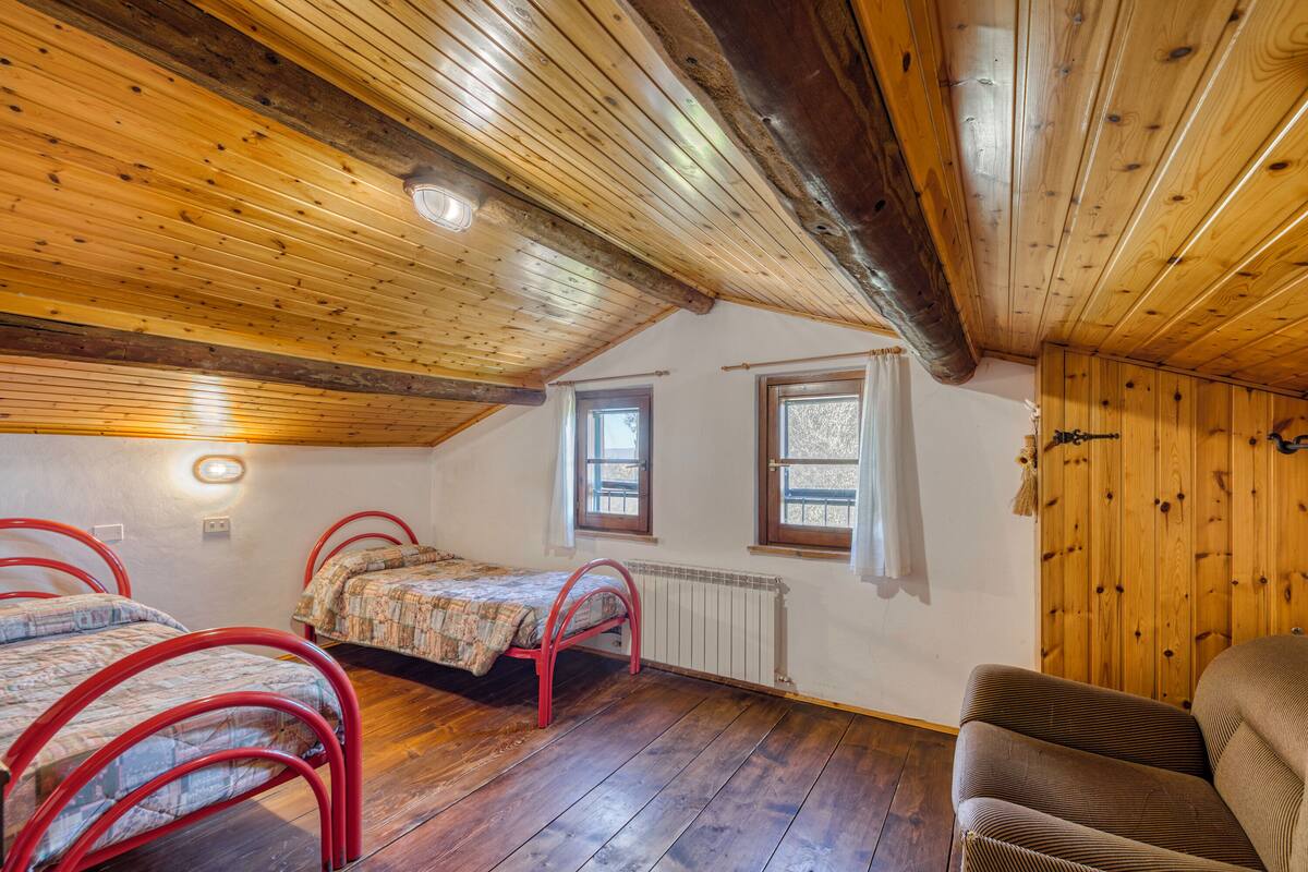 Family Apartment, Multiple Bedrooms, Mountainside (Cornflower apt with shared pool) | 2 bedrooms, free WiFi, bed sheets