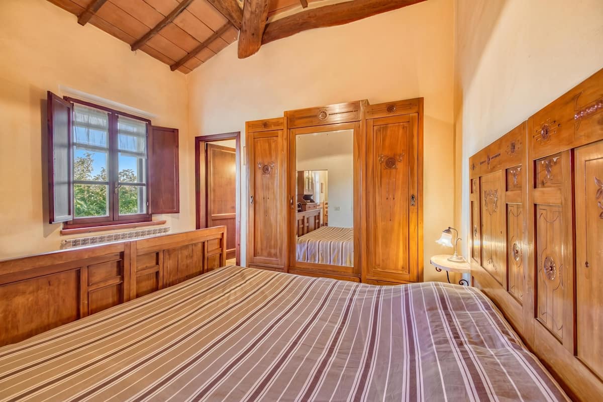 Family Apartment, Multiple Bedrooms, 2 Bathrooms (Sunflower apt with shared pool family) | 2 bedrooms, free WiFi, bed sheets