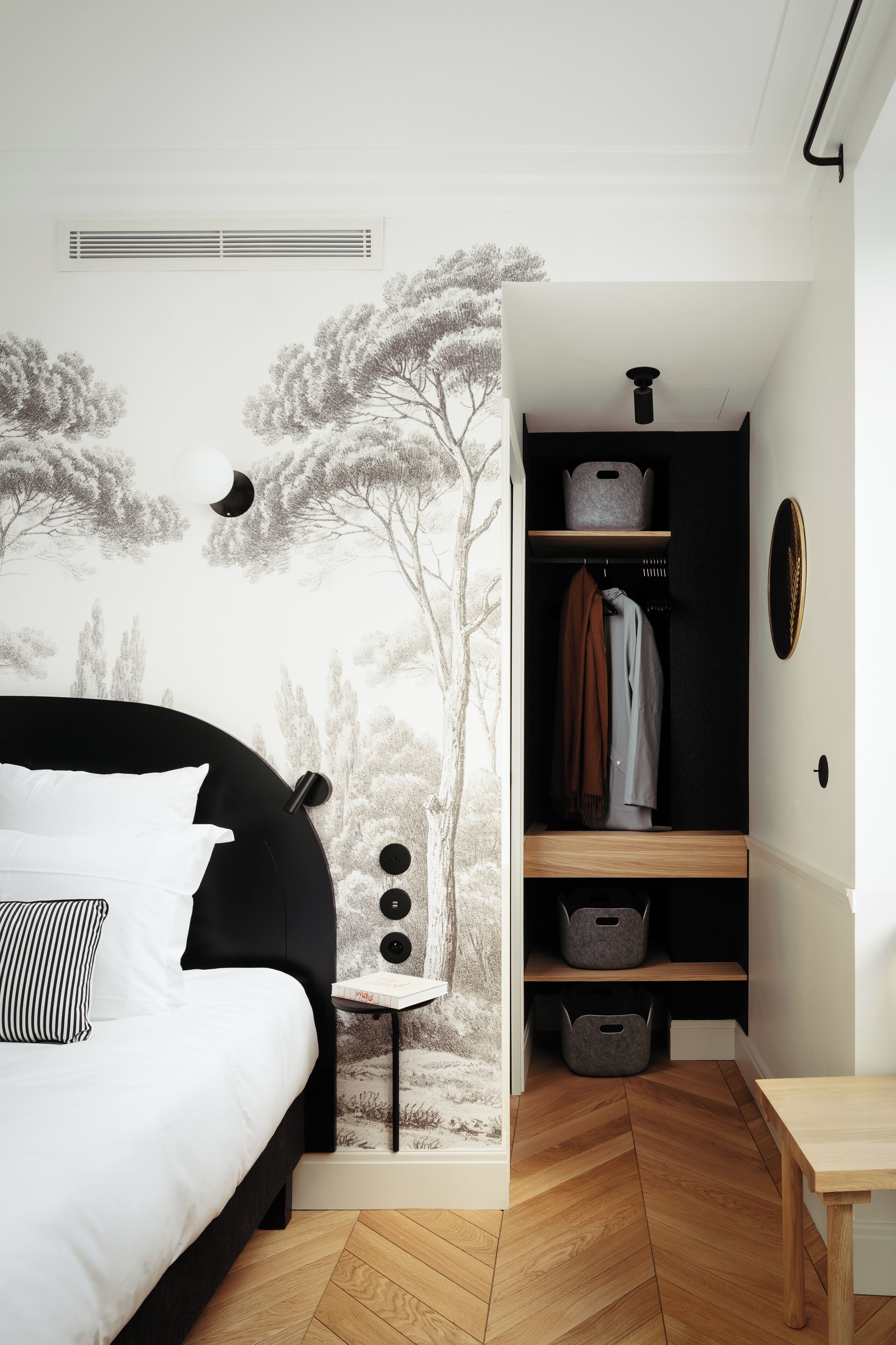 Apartamento luxo, 1 quarto | Roupas de cama premium, cofres nos quartos, individualmente decorados