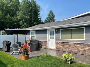 Terrace/patio - The Hartman's get away 2 bedroom. Perfect for baseball families.  (Oneonta)