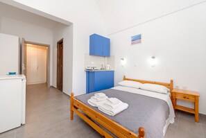 Apartment | 1 bedroom, soundproofing, free WiFi, bed sheets - Andreas Studio Perissa in Santorini (Santorini)
