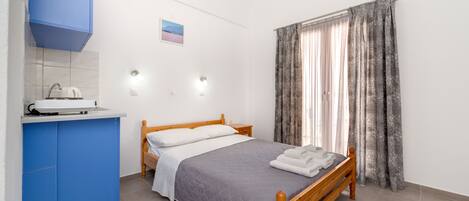 Apartment | 1 bedroom, soundproofing, WiFi (free), bed sheets
