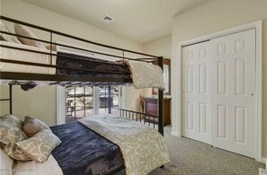 5 bedrooms, free WiFi