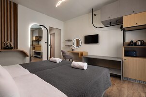Junior Room | In-room safe, desk, soundproofing, free WiFi
