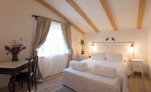 2 bedrooms, iron/ironing board, free WiFi