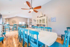 Dining - Gone With The Wind - Duck, Gull's Flight, 325 Yds to Beach, Pool, Hot Tub, Pets OK, Flex Stays (Duck)