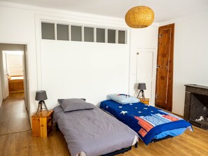 3 chambres, fer et planche à repasser, Wi-Fi gratuit, draps fournis