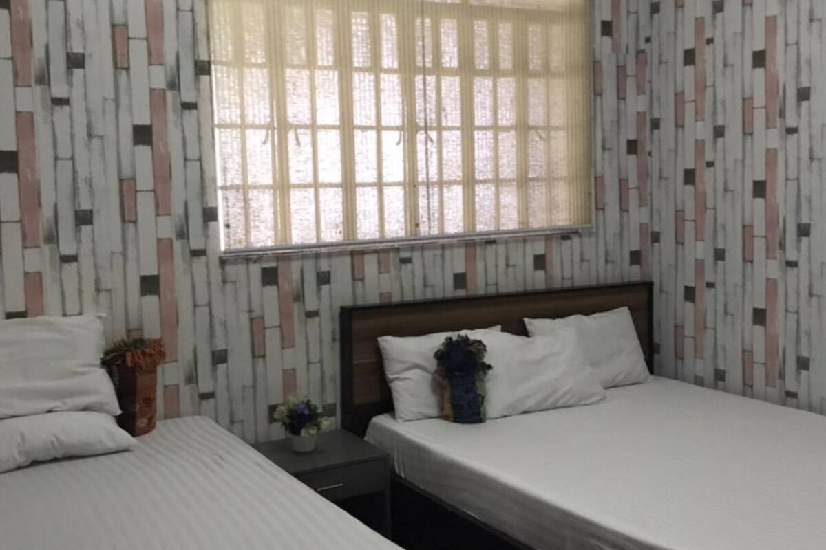 Kamar Quadruple Ekonomi | Wi-Fi gratis dan seprai linen