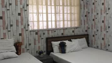 Economy Quadruple Room | 1 bilik tidur, Wi-fi percuma, cadar katil
