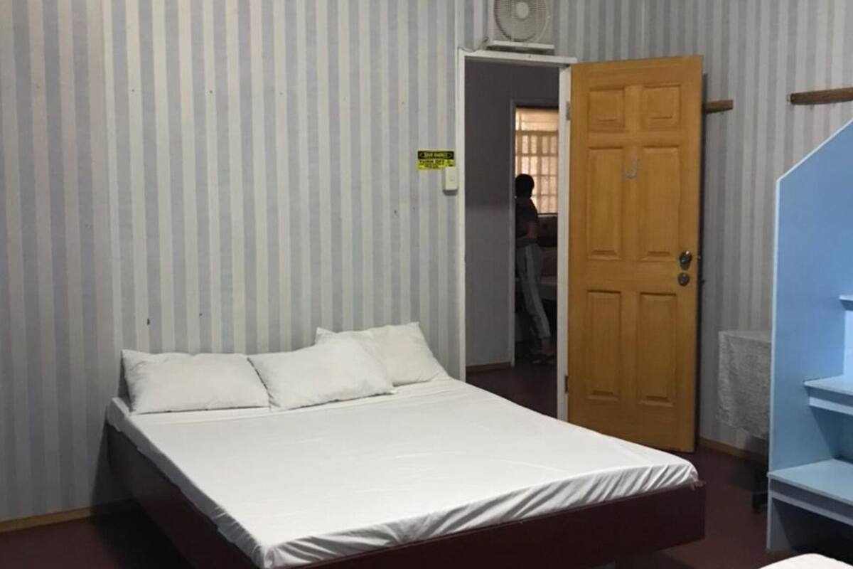 Kamar Deluks | Wi-Fi gratis dan seprai linen