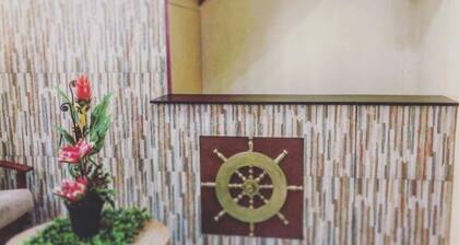 OYO 742 Blythe 888 De Jardin Transient House