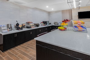 Free daily continental breakfast - Hawthorn Extended Stay by Wyndham Oklahoma City Airport (Oklahoma City)