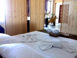 Apartment, Multiple Beds | 4 bedrooms, soundproofing, iron/ironing board, travel crib