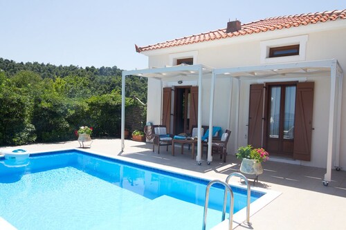 Skopelos Country Villa Sendoukia - Stunning panoramic Sea & Mountain Views!