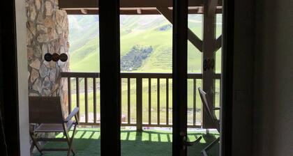 Appart confort, pied des pistes, piscine et sauna.