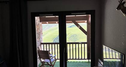 Appart confort, pied des pistes, piscine et sauna.