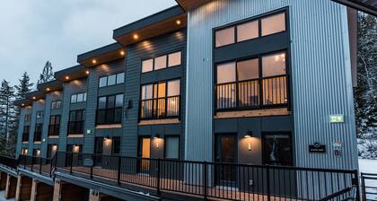 Basecamp Resorts Revelstoke I Two Bedroom Suite (Dog Friendly)