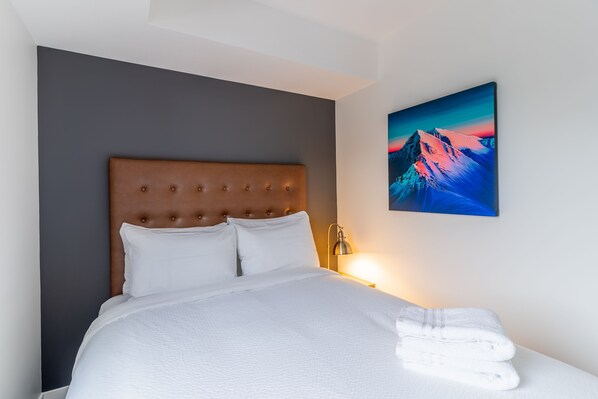 2 bedrooms, iron/ironing board, free WiFi, bed sheets - Basecamp Resorts Revelstoke I 2 x One Bedroom Suite (Revelstoke)