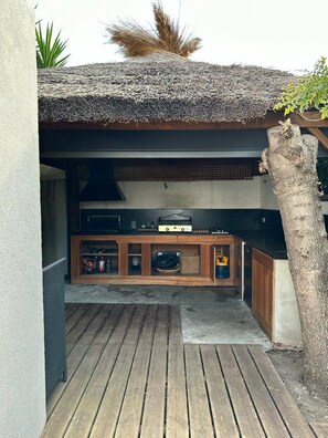 Terrace/patio - Villa Design Piscine All comforts 5 minutes walk from the beach. (Saint-Cyr-sur-Mer)