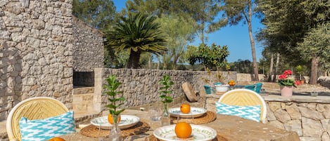 Outdoor dining