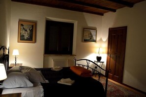 3 bedrooms, iron/ironing board, bed sheets - The confluence vacation home (Marche)