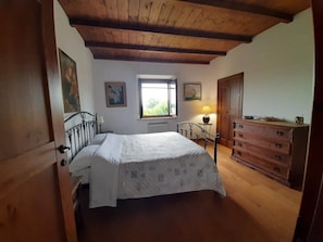 3 bedrooms, iron/ironing board, bed sheets - The confluence vacation home (Marche)