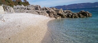 Large apartment, sea view, top location, close to the beach, balcony, parking lot, pets allowed