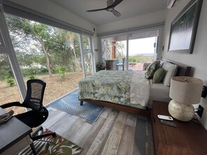 3 chambres, bureau, fer et planche à repasser, accès au Wi-Fi (inclus)