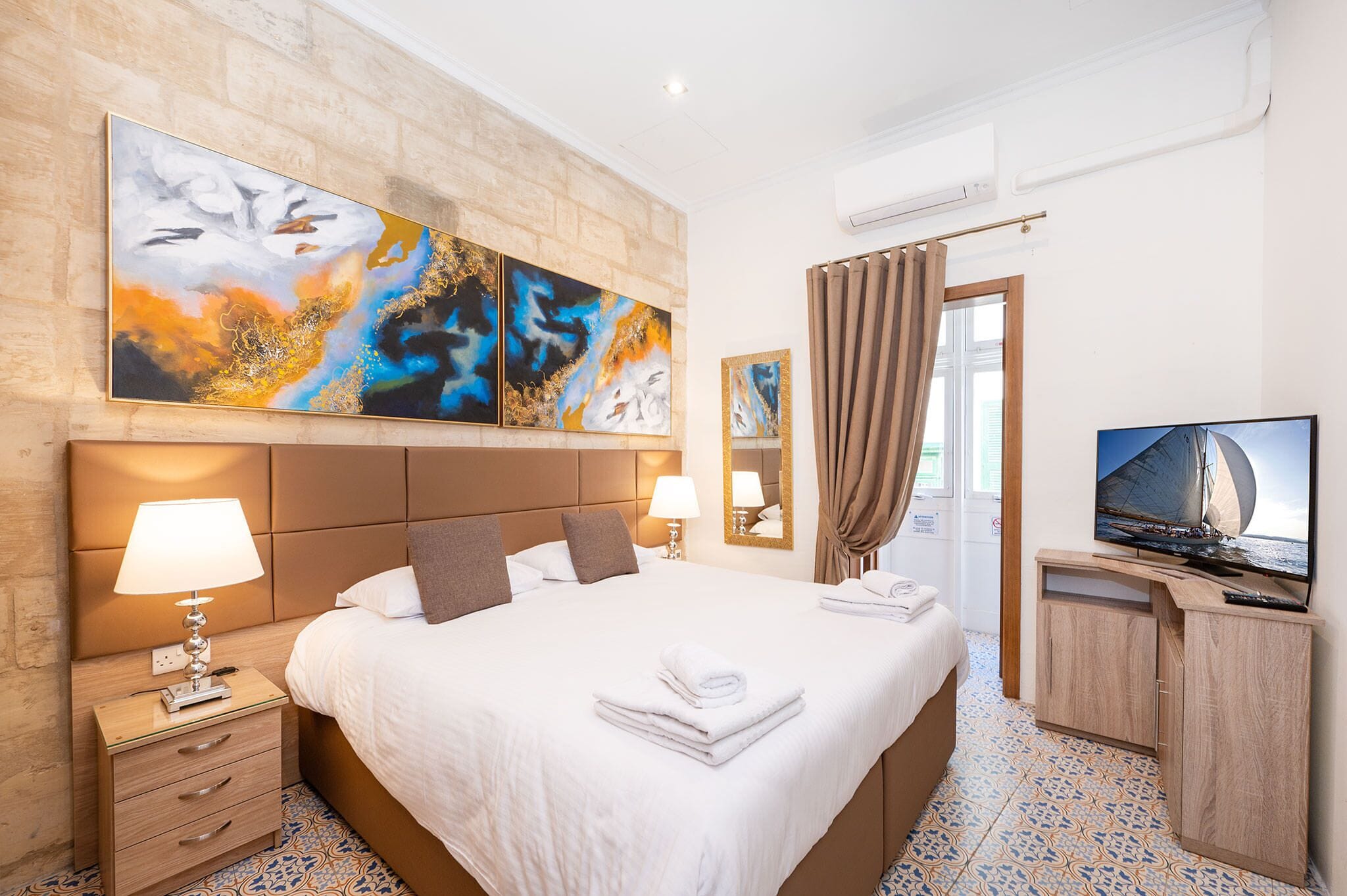 2 Schlafzimmer, Zimmersafe, Bügeleisen/Bügelbrett, kostenloses WLAN