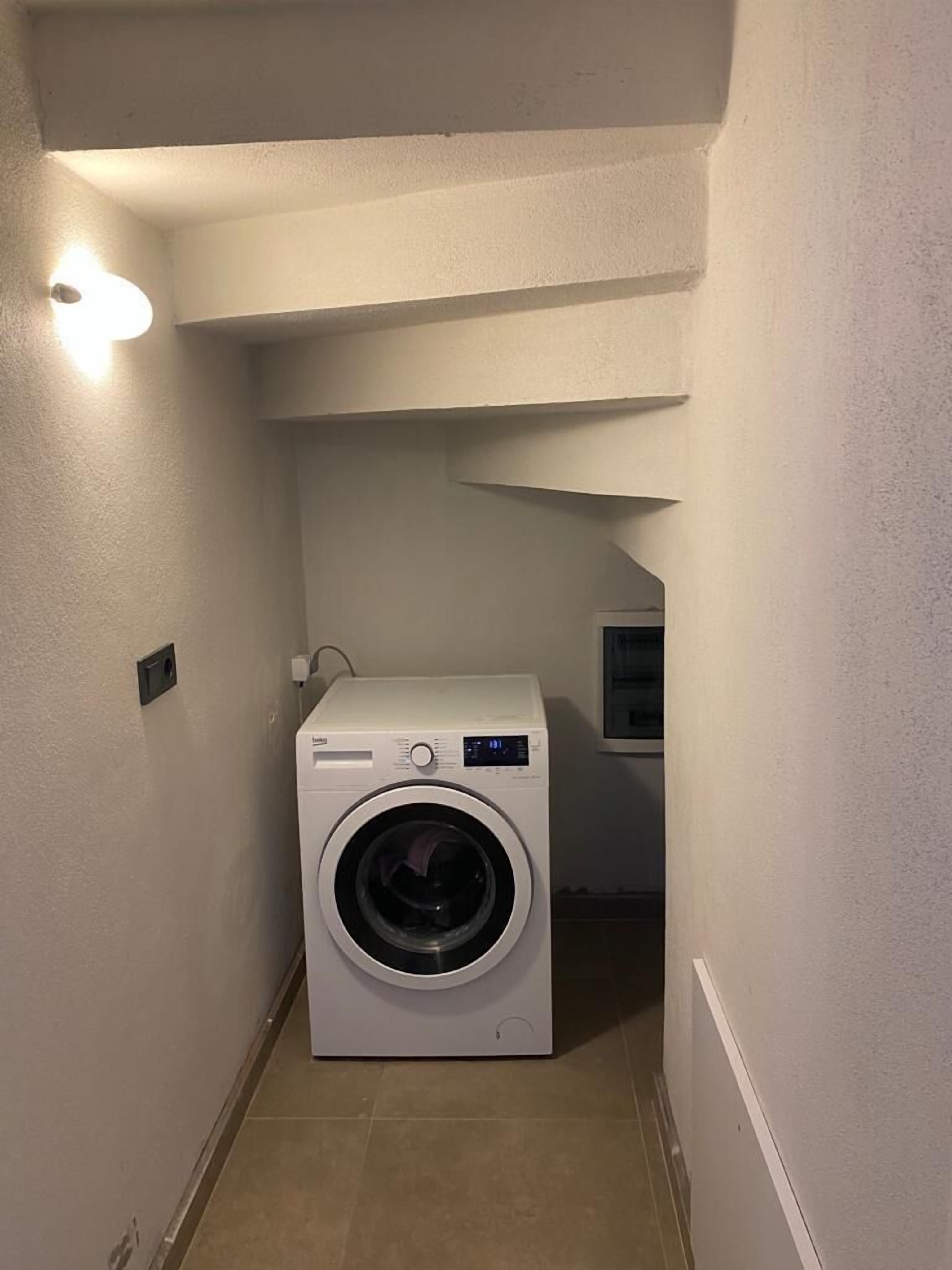 luxury studio suite | free wifi, bed sheets