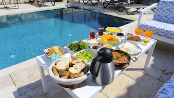 Café da manhã continental grátis todos os dias