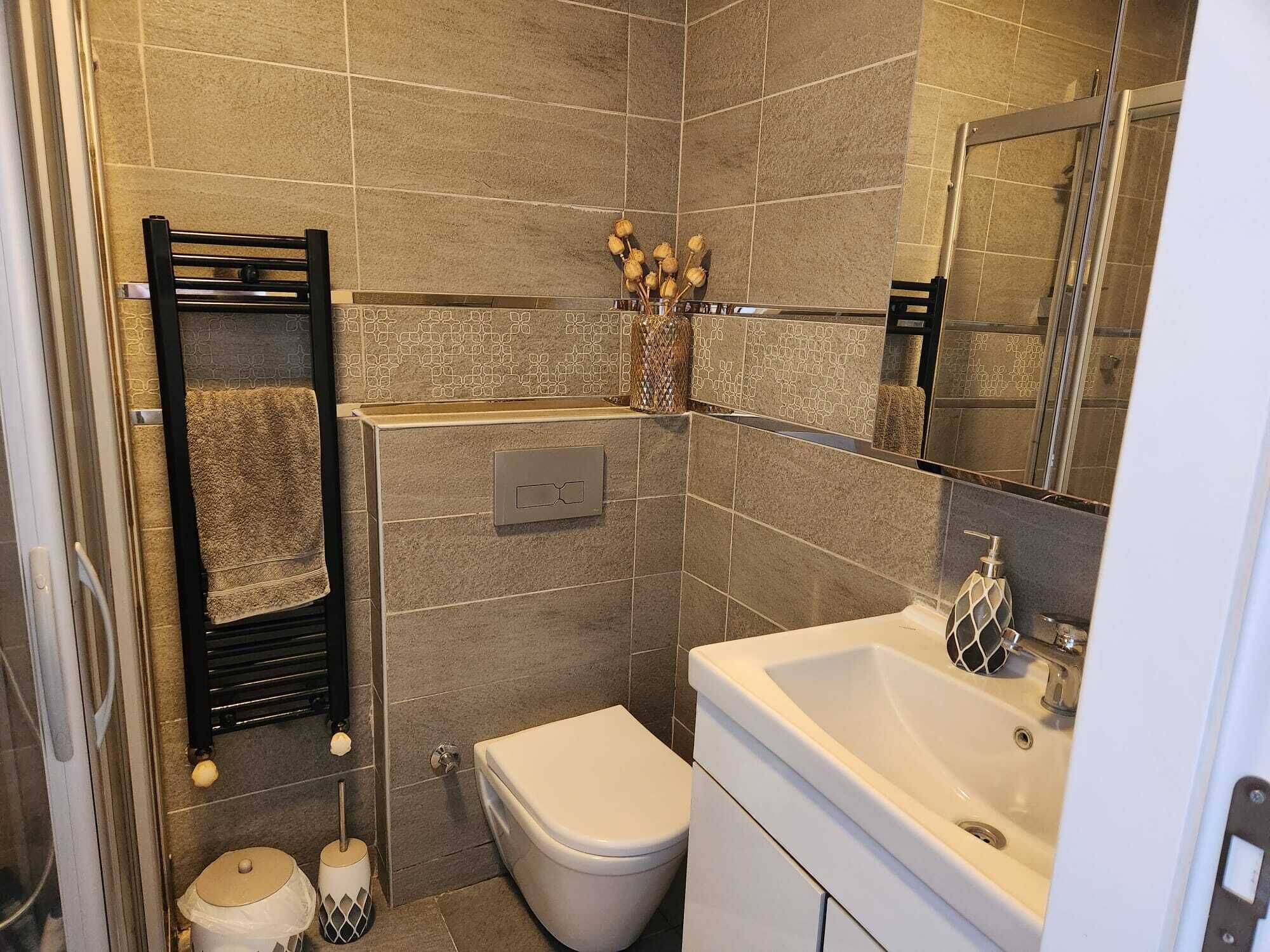 luxury studio suite | bathroom | shower