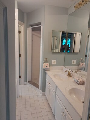 Combined shower/bathtub, jetted bath