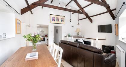 The Rafters, Idylic village setting with Bath on your doorstep