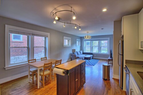 Elegant Minimalist Gem w/ Private backyard, W/D