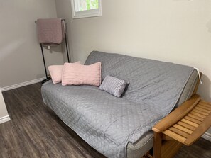 Interior - Cozy cabin in the woods! L20  (Cleveland)