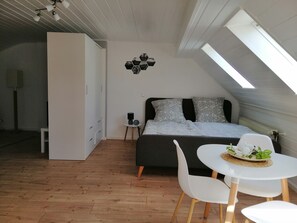 1 chambre, fer et planche à repasser, lit parapluie, Wi-Fi gratuit